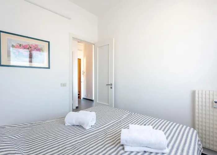 Joivy Cosy Flat With Terrace Near Castle * 라팔로